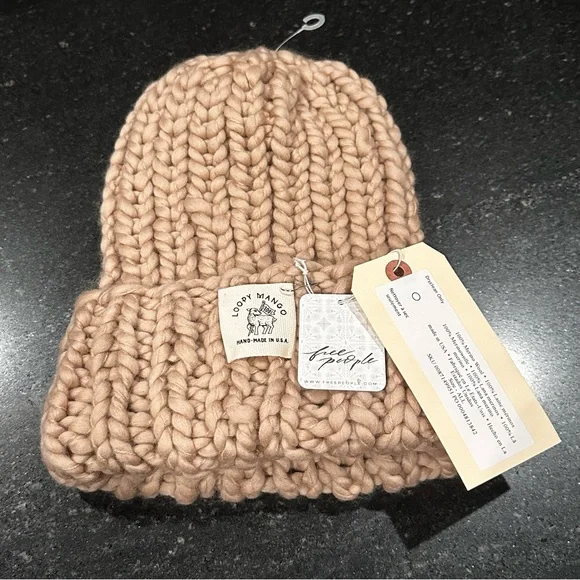 NWT Free People x Loopy Mango‎ 100% Merino Wool Slouchy Beanie Hat Tan/Camel OS - Picture 2 of 9